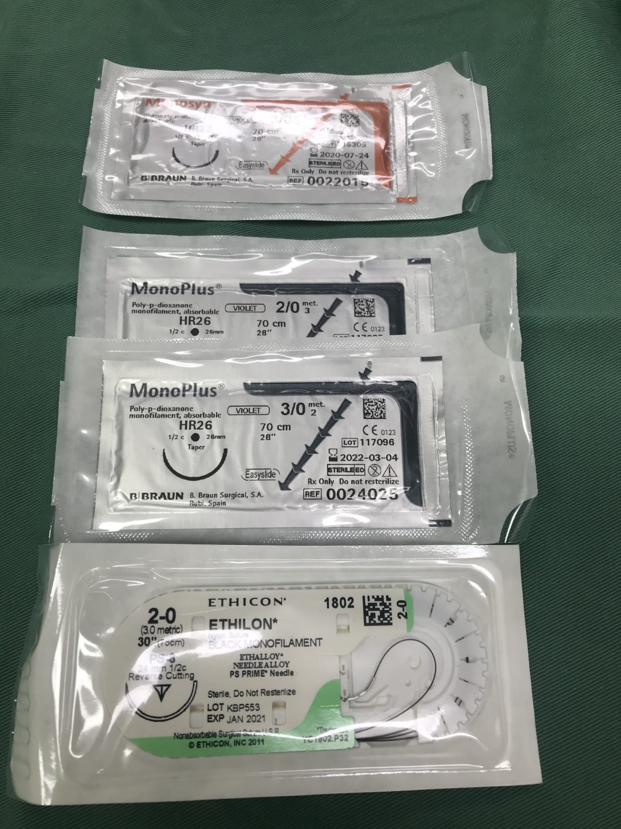 張り付き縫合糸